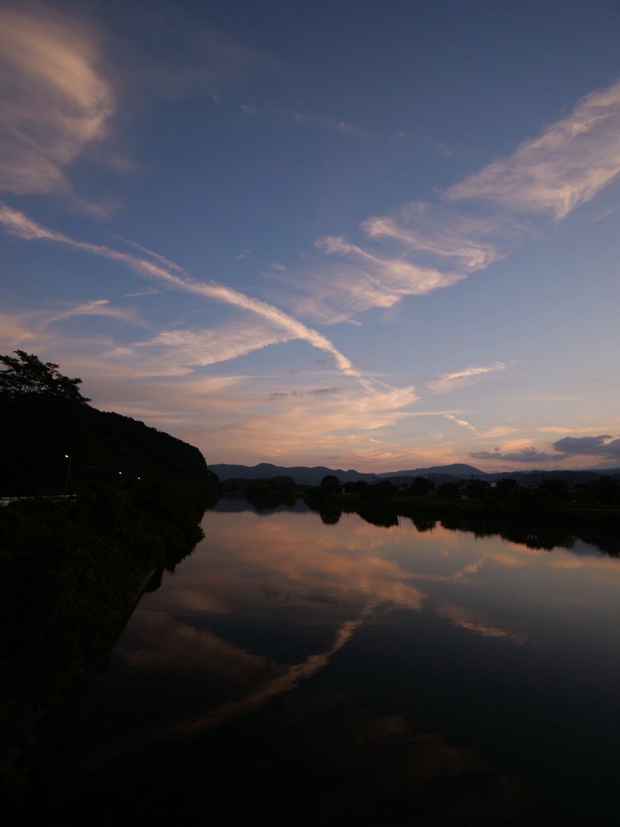 Shjzdb's tweet photo. 夕方に https://t.co/9sxVFTRvIG