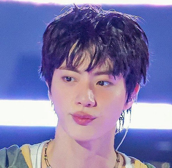 dailydolljin's tweet photo. a literal doll https://t.co/SZHhM4H0qF