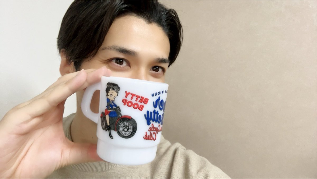Daisuke_W1106's tweet photo. 本日もご観劇、誠にありがとうございました😊楽しんで頂けましたでしょうか？
あっという間の大阪公演😭残り3公演となりました💦大モンドとしてはあと千穐楽の1公演のみです😱😱
残り3公演も一緒に盛り上がりましょうね🙌✨
#ブープザミュージカル https://t.co/D9yO4EliPt