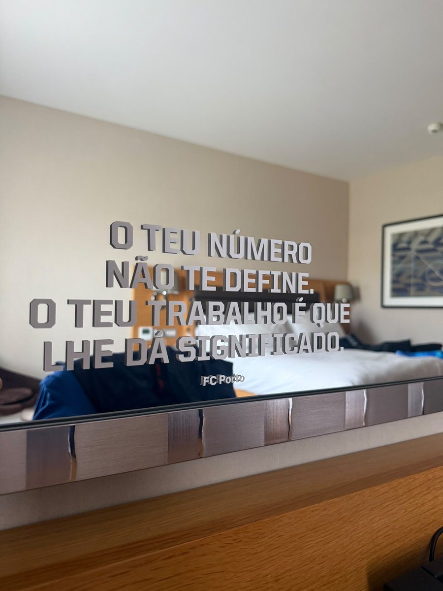 Joaocosta_24's tweet photo. Porque, no FCPORTO, ninguém vive do passado. Todos os dias temos de voltar a ser merecedores das conquistas. 🐉💙🤍🏴󠁧󠁢󠁥󠁮󠁧󠁿✅ https://t.co/QWy0jfFsa9