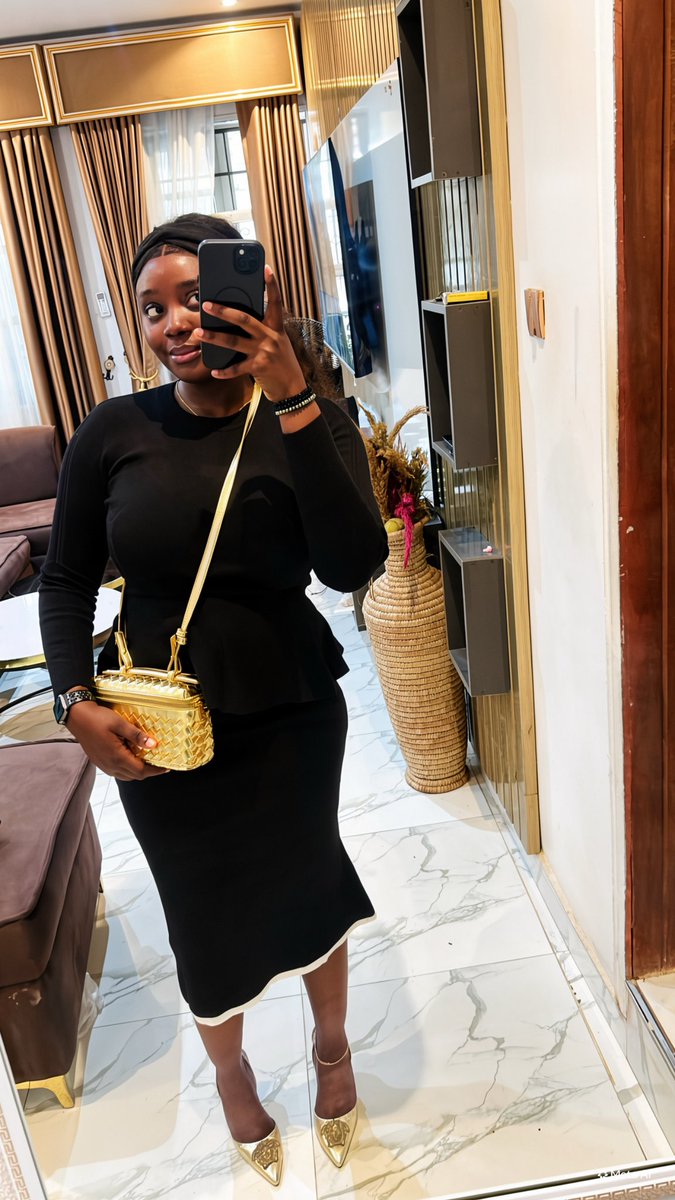 callmeMayokun's tweet photo. Happy Beautiful Sunday 😍❤️ https://t.co/tHpltP78lQ