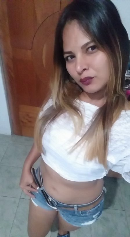 Rinconoflove's tweet photo. Vamos hacer algo interesante 
Dime quién crees que sera el ganador del mundial de fútbol entre argentina y España, si si aciertas te mando una foto sin nada 😁🔥 https://t.co/YL9qSo5Arv