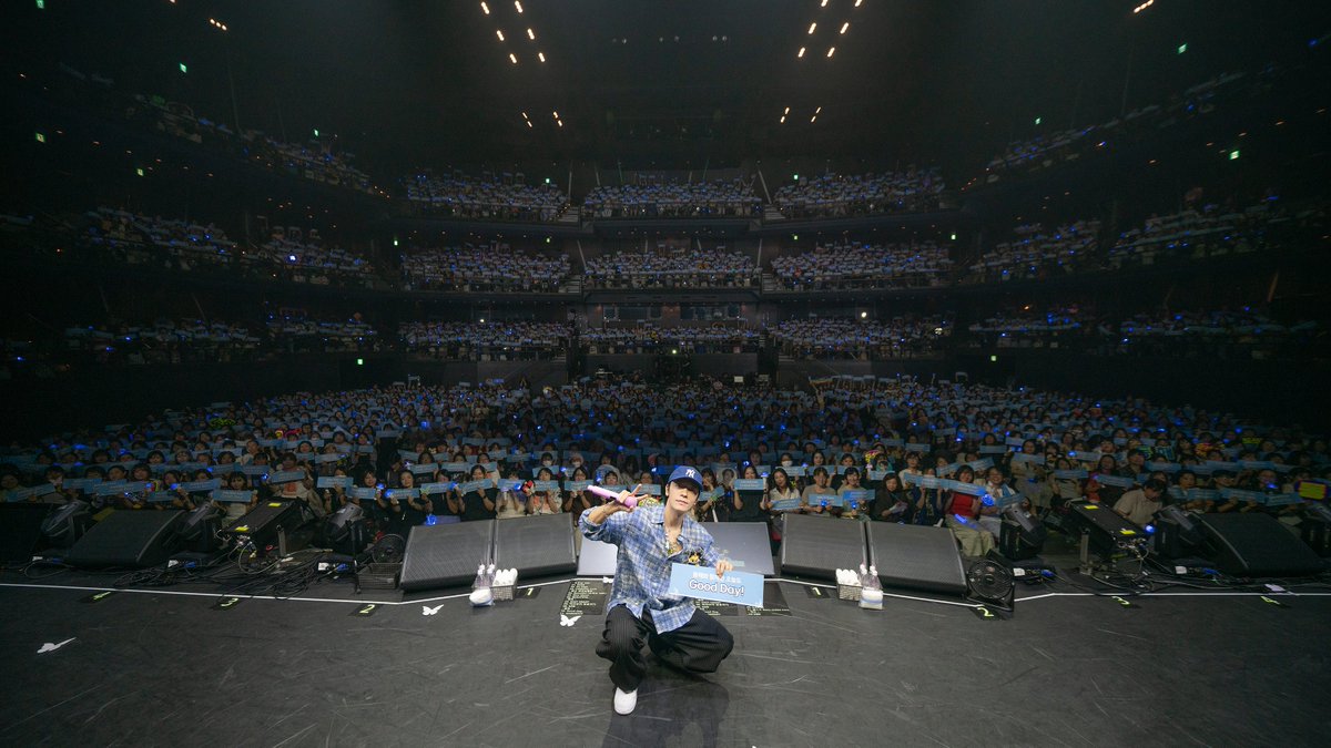 SJ_DnE_JP's tweet photo. 𖥔 ݁ ˖ ✦ ‧₊˚ 2026 𝖣𝖮𝖭𝖦𝖧𝖠𝖤
𝟣𝖲𝖳 𝖲𝖮𝖫𝖮 𝖢𝖮𝖭𝖢𝖤𝖱𝖳 𝖳𝖮𝖴𝖱
𝗔𝗟𝗜𝗩𝗘 𝗜𝗡 𝗝𝗔𝗣𝗔𝗡 .𖥔 ݁ ˖ ✦‧₊˚

- TOKYO DAY 2 -

Happy Sunday☀️
みなさんの完璧な応援のおかげで
そして笑顔をたくさん見せてくれて
とっても幸せな時間でした💙👏
明日は東京公演のラスト！
一緒にGood Dayを過ごしましょう！

#동해 #DONGHAE #ドンへ
#슈퍼주니어DnE #SuperJuniorDnE
#ALIVE