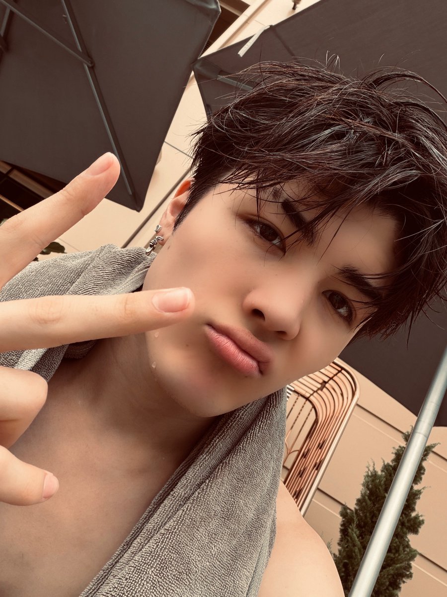 makiification's tweet photo. he wants me dead https://t.co/aFhEtfEJE0