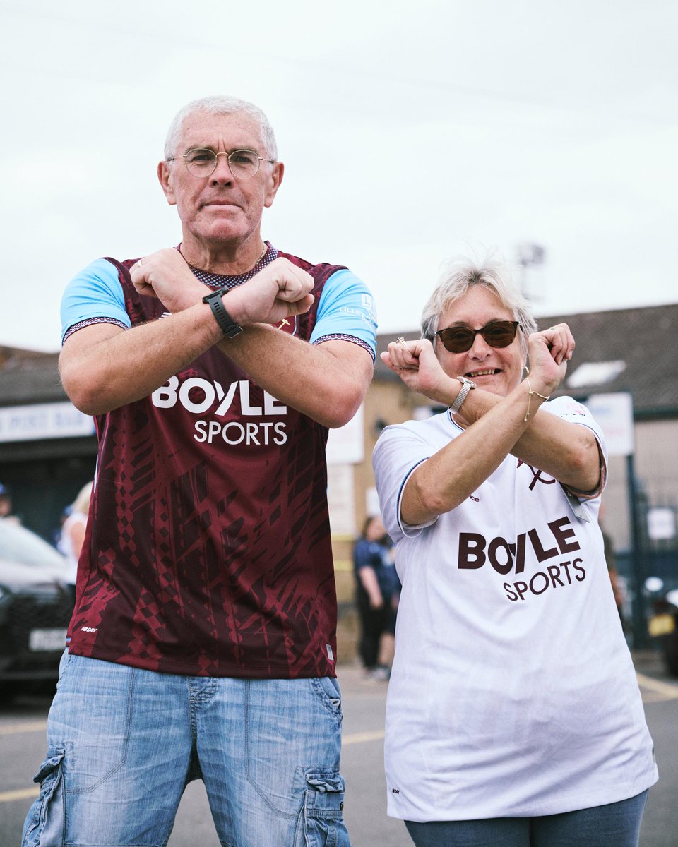 WestHam's tweet photo. Supporting in Southend 👏