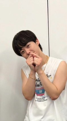 saachan_080904's tweet photo. 福岡公演お疲れ様〜✨️
大橋くん髪短くなって可愛すぎる🥺 https://t.co/RR7X4km177