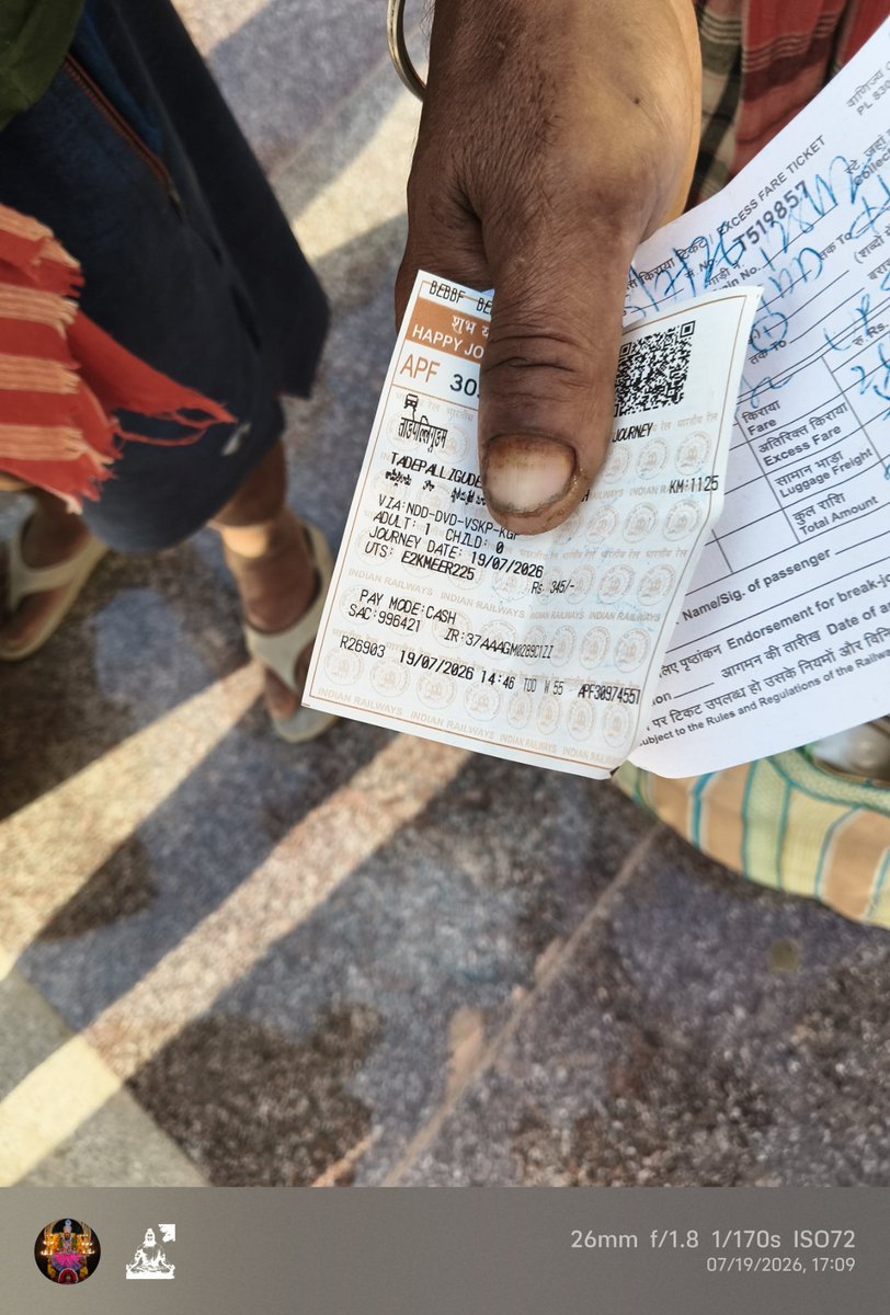 SLDU19's tweet photo. Tadepalligudem railway TCs #mosam 
@IRCTCofficial @AshwiniVaishnaw @narendramodi sir that people labour, but TC taken more amount took and that labour didn't get the rail,
This not good indian railways. https://t.co/HLxAZWEdlp