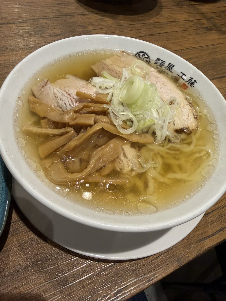 parumadq's tweet photo. 晩飯は佐野ラーメン🍜初訪問🍜美味かったけど並びもエグかったw https://t.co/Ax6Q1LOVNJ