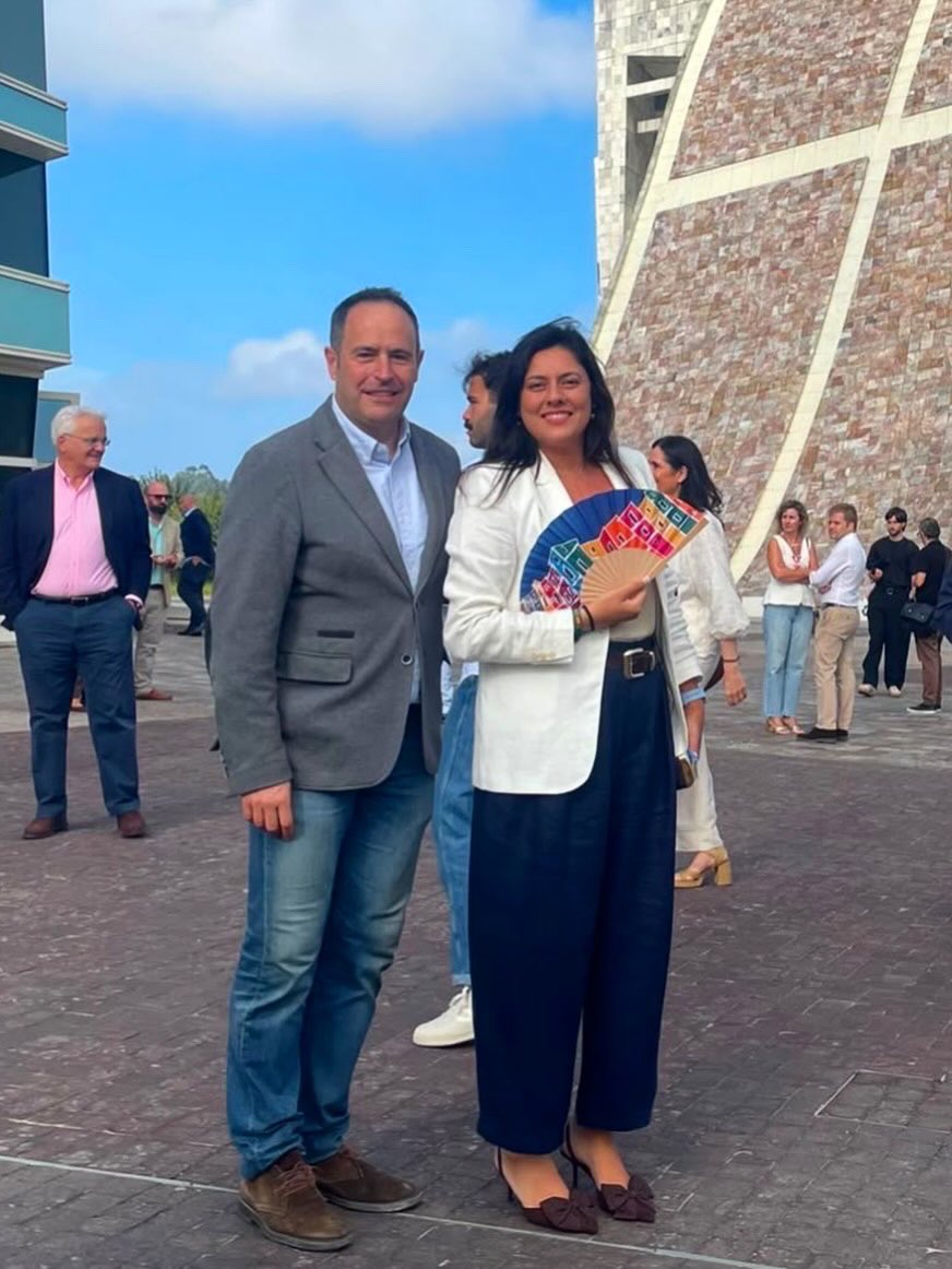 JoseMartinBuroM's tweet photo. Ayer en Santiago arropamos a @beajimenez2023, nuestra candidata por Cuenca. Estoy convencido de que hará historia como la primera alcaldesa de nuestra ciudad. 🇪🇸
Reúne ilusión, compromiso y responsabilidad. ¡Cuenca está preparada para el cambio! 💙
#PrimeroCuenca #PPCuenca https://t.co/MvVUUzK6qk
