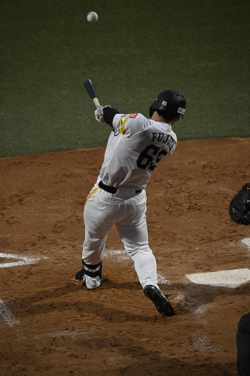 enkitenbosc's tweet photo. 20260719 タマスタ筑後
 #sbhawks  #藤田悠太郎 選手
同点タイムリーを打つﾌｼﾞﾀｸﾝ👏👏 https://t.co/eA2eXQApoa