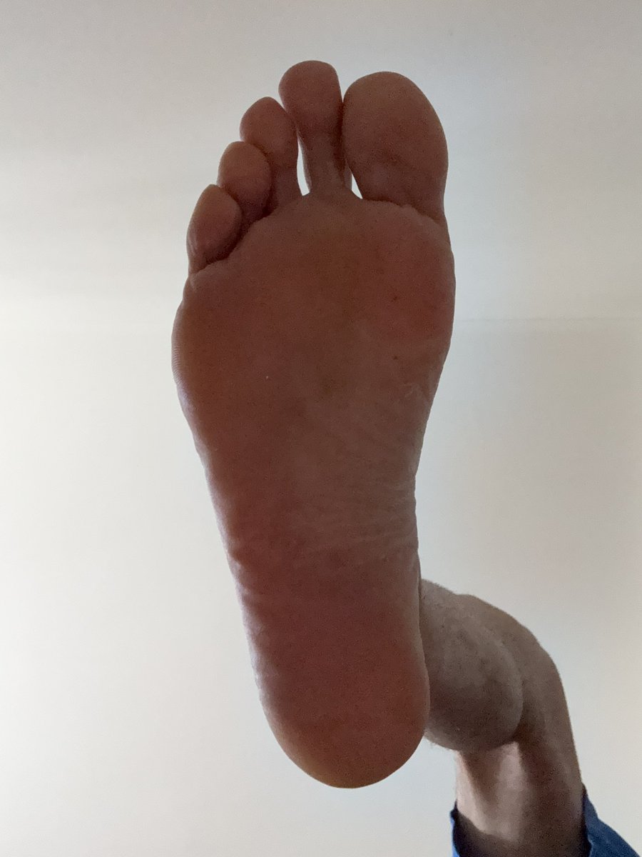 MasterAl97's tweet photo. Start your Sunday worshipping and tribute this alpha stinky feet. 

#findom #Alpha #master 

@nick_gtwb @RT4Kings @AlphaMaleWorld1 @HouseOfAlphas @RTslavemaster https://t.co/UiBshLPndG