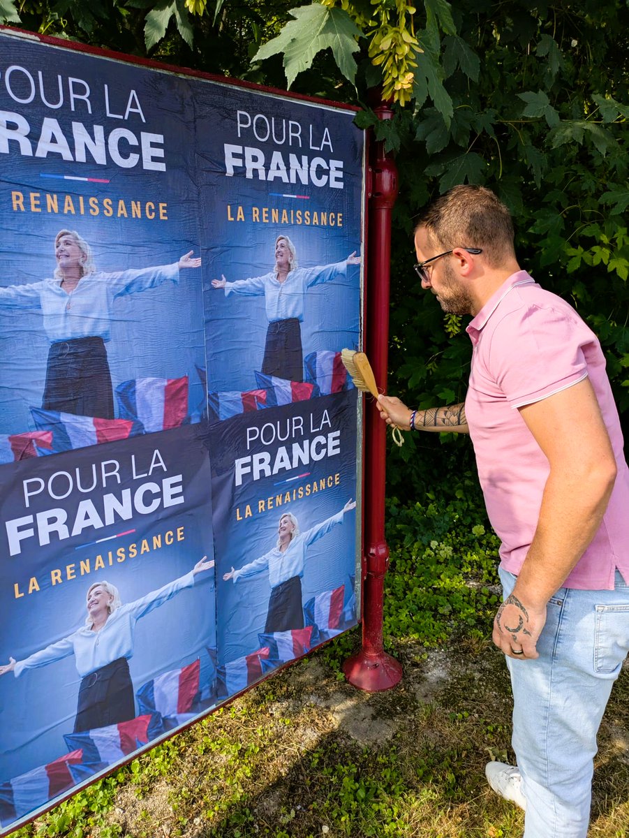 Jordan_DUFLOT's tweet photo. Les Ardennes sont mobilisées, comme partout en France, pour le lancement de la campagne de @MLP_officiel .

Pour la France, la renaissance ! 🇫🇷 

Rejoignez la campagne : https://t.co/8jmDWPa8LC
🚀 Adhérez au 1er parti de France : https://t.co/oAHxKGJvOS https://t.co/kKJyygx2xe