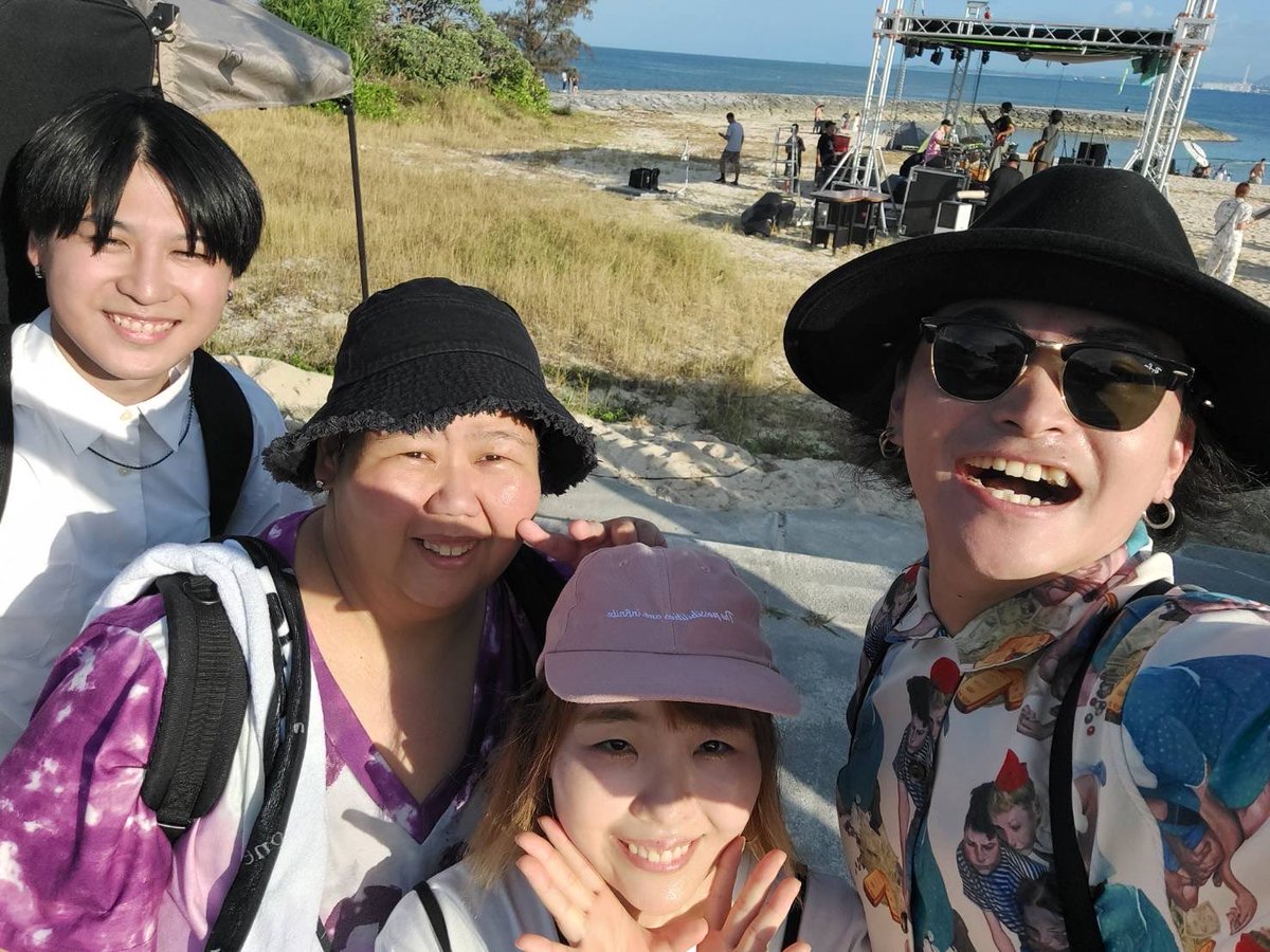 hibiki115_wtjg's tweet photo. #CLOUD9BEACHFESTIVAL2026
#Teechi
始まる前に
TOMOTA &amp;GAKUとハイチーズ📸
お互いに次のライブへと移動の為だけど、
演奏後に
MASAKI &amp;隼人に挟まれてハイティーチ📷
パタパタの中ありがと😊
なおちゃんとがっくんのツーショットにわりこんでもみた笑
でも、やっぱり最後は
推しなんで2人で撮るよね笑 https://t.co/lAEUVoLNid