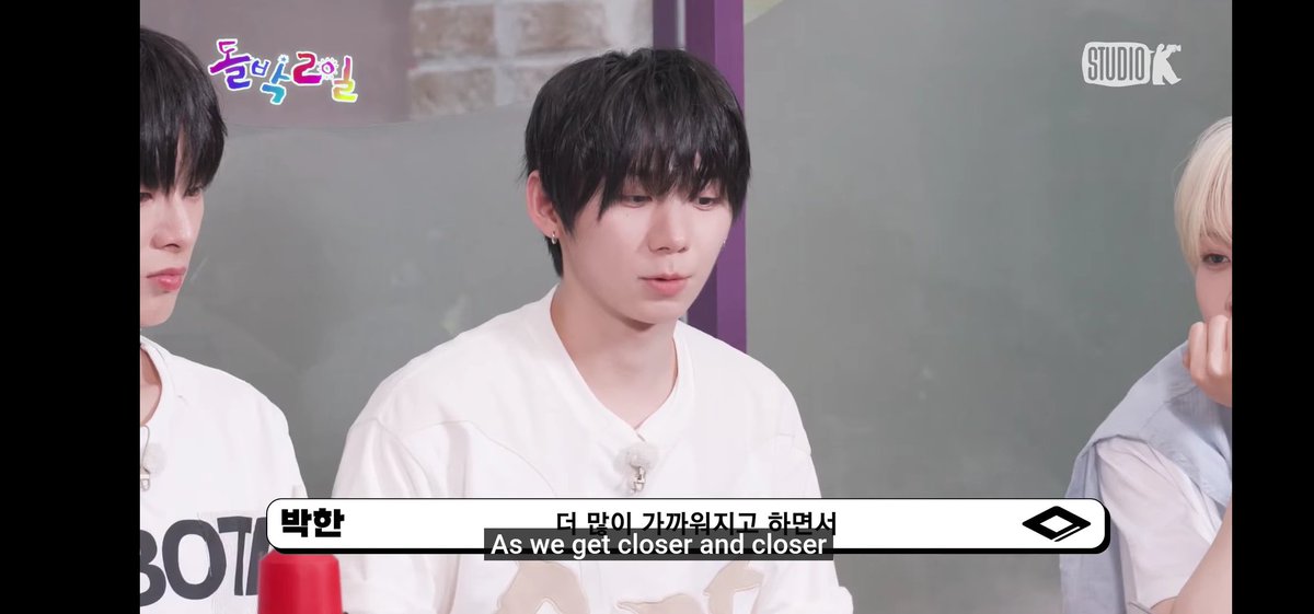 Michan617's tweet photo. Reason 2 :

"As we get closer and closer, I hope we become more like family as time goes by, you know. That's just what I kind of wish for my own." -Han https://t.co/EtVdOU8a4G