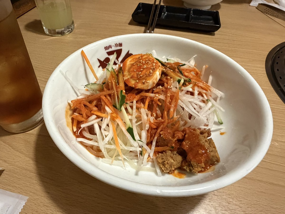 hakuto89's tweet photo. 出産前ラストノルマ
ビビン麺と冷麺（旦那とシェア）😋
両方食べちゃった笑 https://t.co/LHW4Fq6hV7