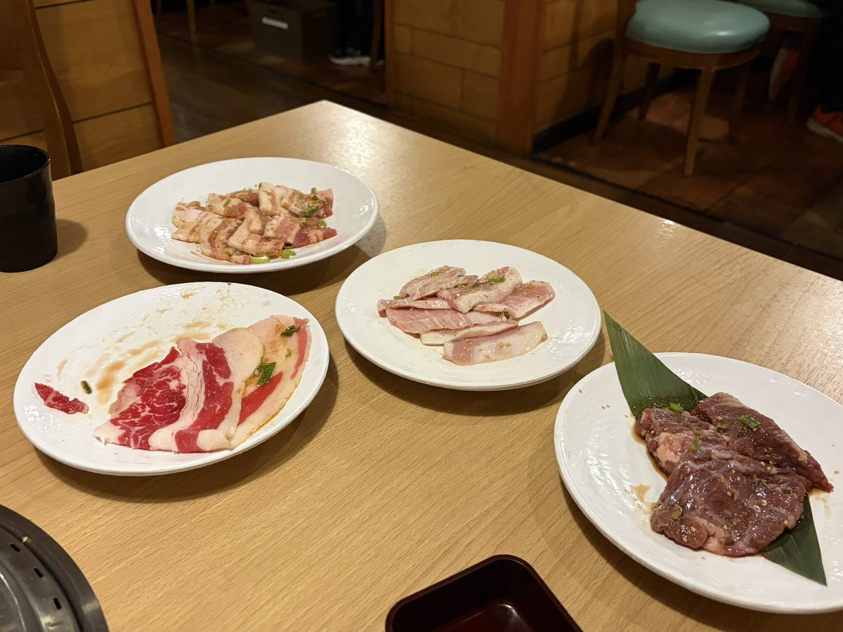 hakuto89's tweet photo. 出産前ラストノルマ
ビビン麺と冷麺（旦那とシェア）😋
両方食べちゃった笑 https://t.co/LHW4Fq6hV7