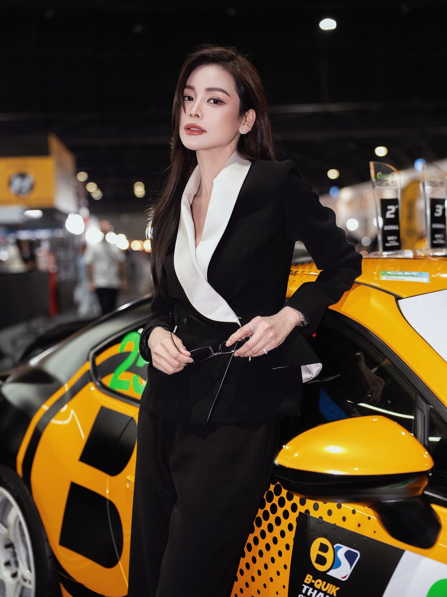 engfadom's tweet photo. 📸 [IG POST : fa_engfa8]

🖤 @BQuik_Official 

// เท่ที่สุดดดด 🖤🏁

Please, Like &amp; Comment &amp; Share &amp; Repost
🔗 Link ในเมนชั่นค่ะ

FLOURISHING GROWTH ENGFA19
#อิงฟ้ามหาชน #EngfaWaraha @EWaraha 
#BQuik #BQUIKxENGLOT https://t.co/Ggx525sHSu