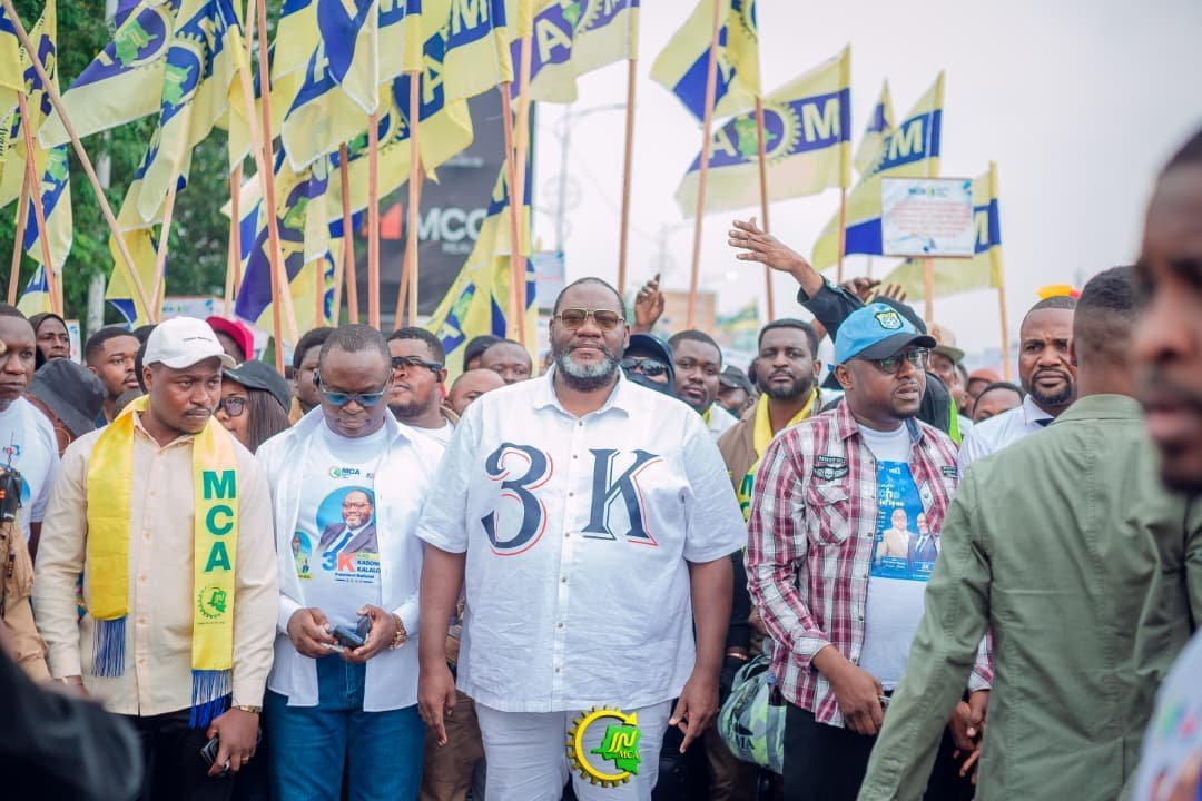 kifwaniNgiaye's tweet photo. Mouvement Congo en-Avant @MCA a tenu une marche patriotique ce 18/07/2026 afin de soutenir le chef l'Etat Felix Tshisekedi pour le changement de la constitution. Message : Derwandalisation face au changement de la constitution en RDC.
Notre marque de soutien au pdt fatshi https://t.co/ifpdv9hKqc