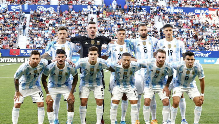 Michael94124642's tweet photo. @BSchweinsteiger Habt Ihr Euch auch schon mal gefragt, warum die Argentinier so europäisch aussehen? Sie hatten ähnlich viele Sklaven wie ihr Nachbarland Brasilien. Grund ist die gezielte Politik des ‚Blanqueiamento‘, also der ‚Aufhellung‘ der Bevölkerung durch europäische Einwanderung. https://t.co/ShnNcreLV1