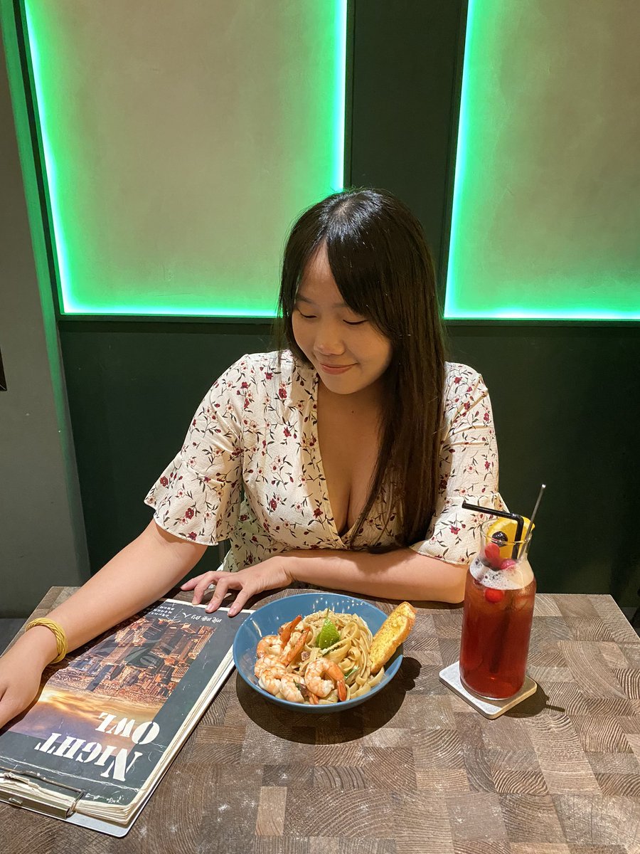 aniterrr's tweet photo. 現在要遇到真心的人好難

藏在名單很久的店
營業時間19:00-02:00
結果真的7點多幾秒才鐵門打開🤣
#新竹 #桃園 https://t.co/3IhMmQvD6e