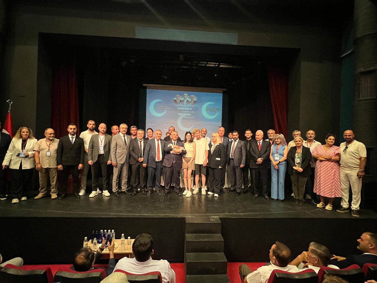 VeyselSahinMhp's tweet photo. Genel Başkanımız Sn. Devlet Bahçeli’nin talimatlarıyla başlatılan “Kardeşlik Kalbimizde, Gelecek Aklımızda” temalı 15. Olağan Urla İlçe Kongremizi büyük bir coşkuyla gerçekleştirdik.

İlçe Başkan Adayımız Tercan Ayhan ve Yönetim Kurulu’na şimdiden başarılar diliyorum. https://t.co/BeesyoTRYR