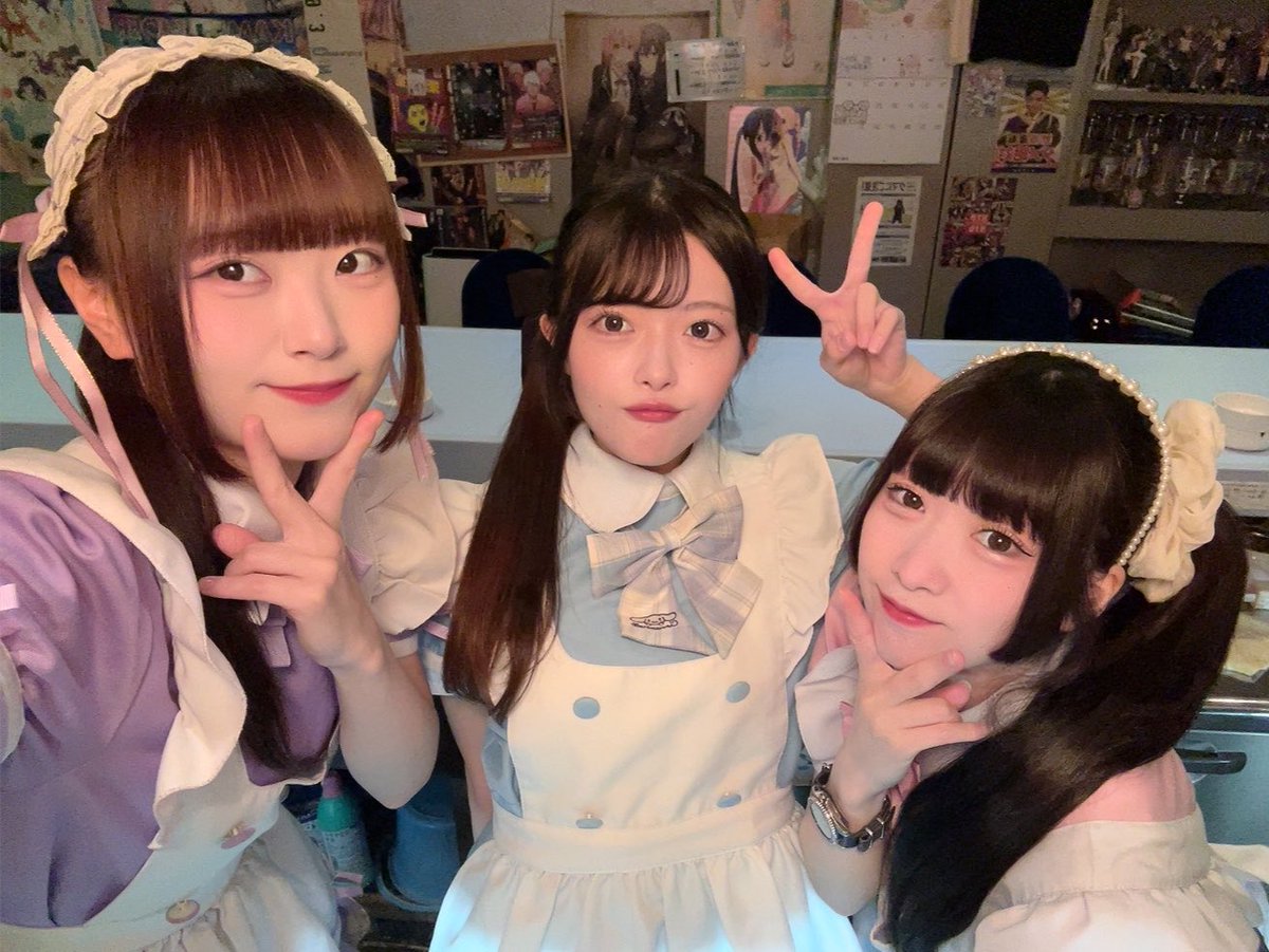 Miracle_Palette's tweet photo. みらくるぱれっとオープンなのです🎀

本日しぃな🍓うさぎ🐰りか🪼でお待ちしているのです❣️

祝前日なので本日も営業しているのです🎶
日曜日も楽しもうなのです(＞ω＜) https://t.co/h7wvQl4kej