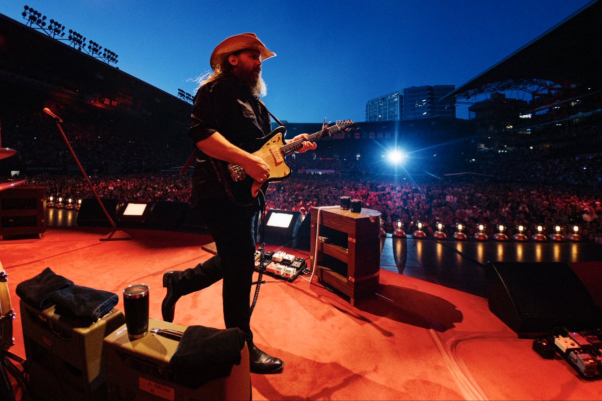 ChrisStapleton's tweet photo. Portland, OR • 7.17.2026

📸: @andybarron &amp; Mary Caroline Russell https://t.co/39Ln8oaST5
