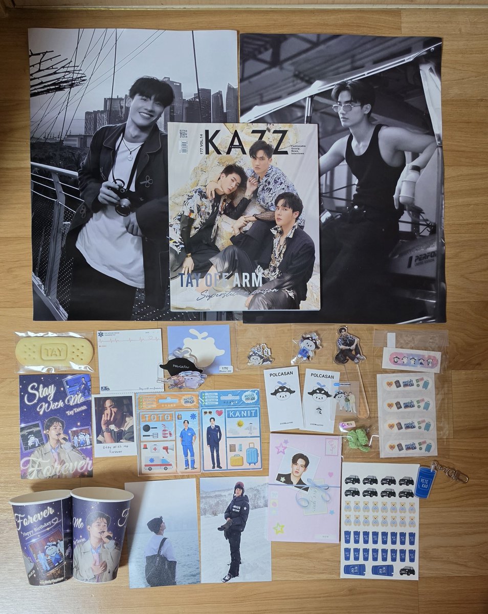 CherryCandyTN's tweet photo. @TNKR_Supporters 특전도 나눔도 다 너무 예뻐서 집에 오자마자 사진만 찍고 잘 모셔두었답니다^^ 감사합니다😁
다음에도 또 놀러갈게요!!
(수박쥬스랑 럭드 맛집 맞습니다👍👍)
#StayWithMeForever
#HappyTayDay
#HappyTawanDayinKOREA
#TayTawan https://t.co/RWVMe5moMH