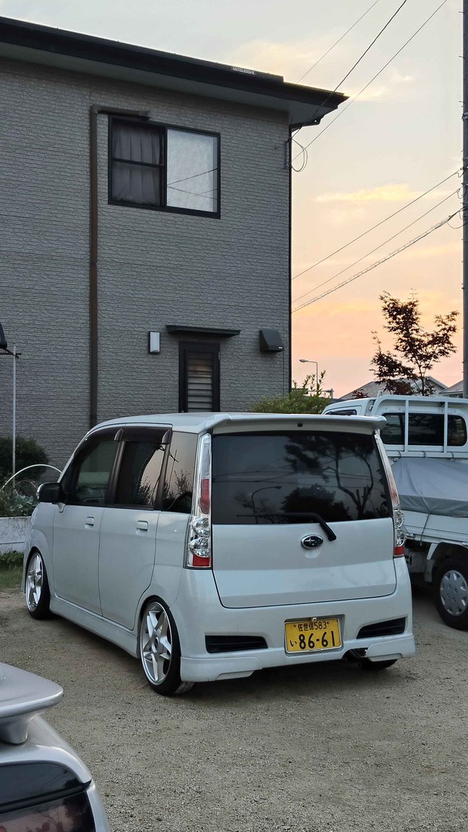 0Z33S827615's tweet photo. “新しい車輪”

BMW MINI 
𝑮𝑬𝑵𝑼𝑰𝑵𝑬 𝑾𝑯𝑬𝑬𝑳𝑺
𝑅𝟷𝟶𝟸 𝑆 𝑊𝑖𝑛𝑑𝑒𝑟

ミリオン14th、駒形さん6thに向けて履きました

『日本の軽』に『元イギリスブランドのホイール』、誰かを想像させる組み合わせ
大径×つらつら×ほど良い下げで欧風感が出たかなと思います。 https://t.co/k4rpi9ouSj
