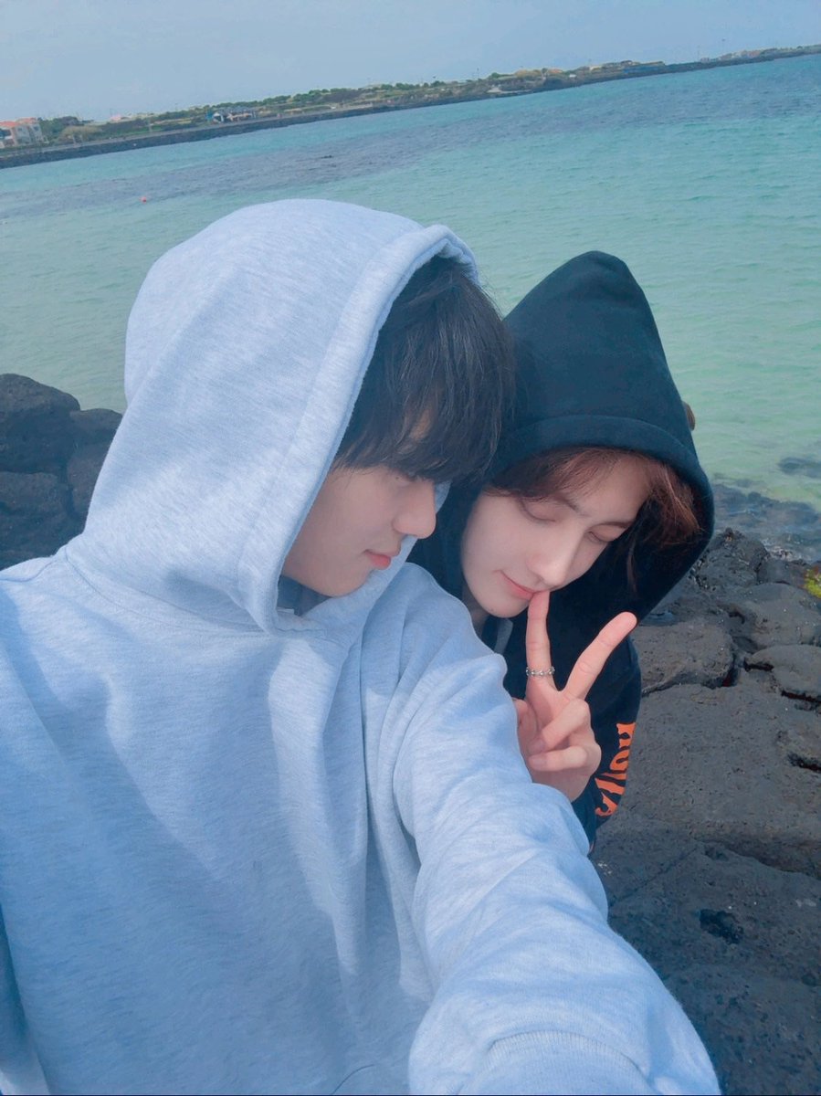 favxyun's tweet photo. 짱이뽀 in 제주 !!🤍 https://t.co/x2BfE8L2Ga