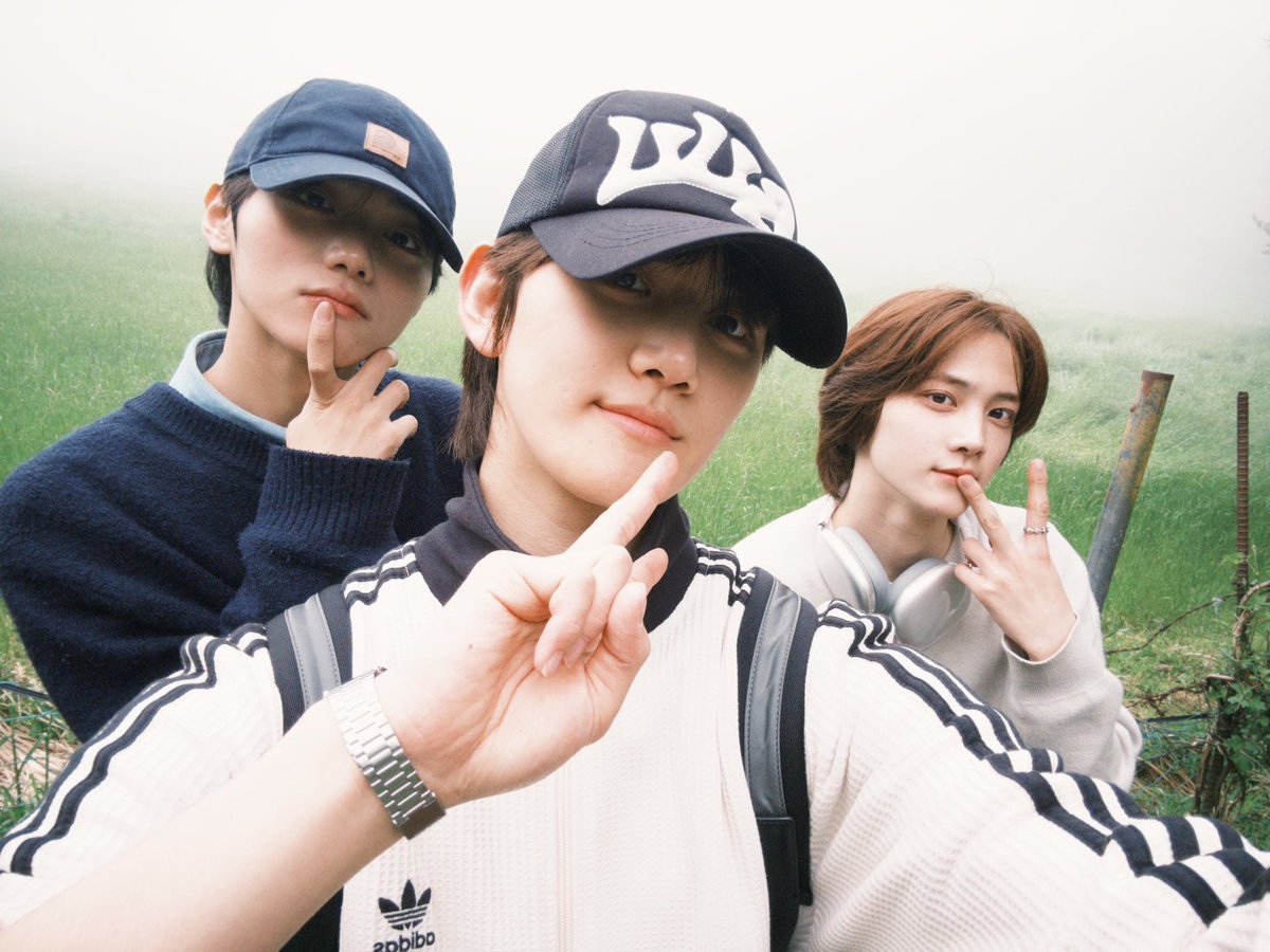 favxyun's tweet photo. 짱이뽀 in 제주 !!🤍 https://t.co/x2BfE8L2Ga