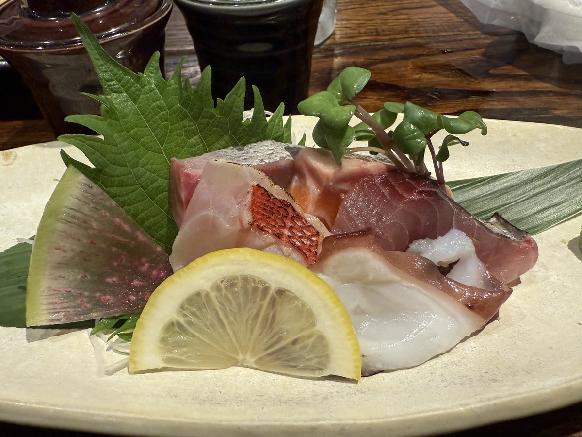 jgcsfcb787's tweet photo. 鱧食ってきた。うめえ🤤
刺身もうめえ🤤 https://t.co/JGN9dyG0nO