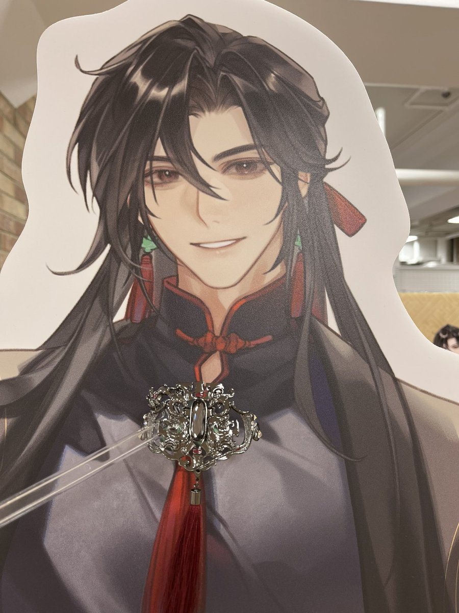 ymc_asagi's tweet photo. MAILAの魔道祖師マルチチャーム ＆ アイコニック ヘアオブジェ マジェステ ＋ 簪を本人が付けたら？その2。
魏嬰は隠虎符として持たせたい気もしますね。
髪留め、胸元の飾り、ベルトから垂らす。
なお随便（簪）は折れちゃったので出番なし💦 https://t.co/iDvgTiacFu