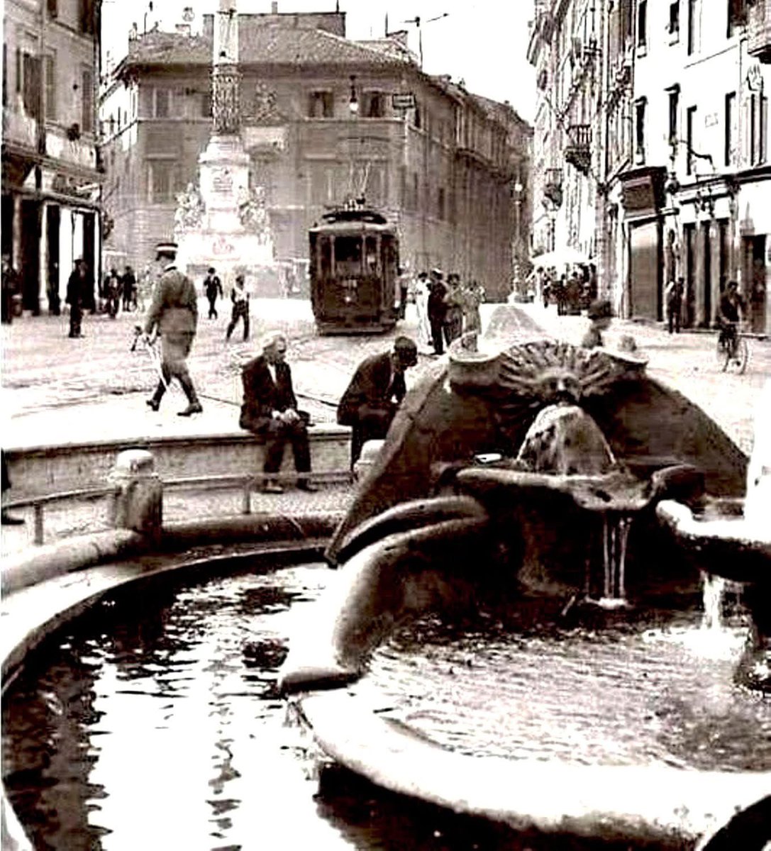 DekaGuido's tweet photo. Piazza di Spagna 
Roma, 1914 https://t.co/L5ab17IPjT