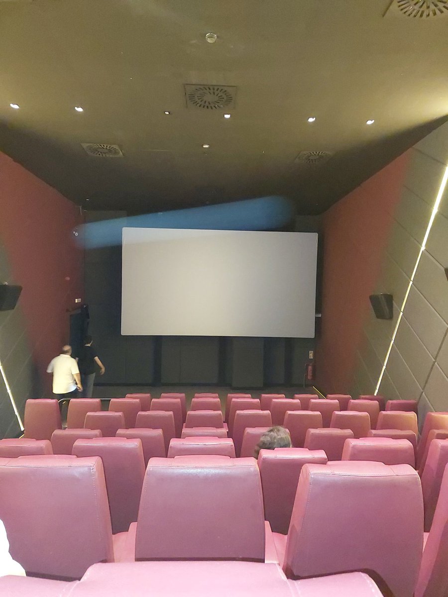 etginlik's tweet photo. Odyssey'i izlemeye giden kişinin karşılaştığı sinema salonu: https://t.co/IZFxyXY55H