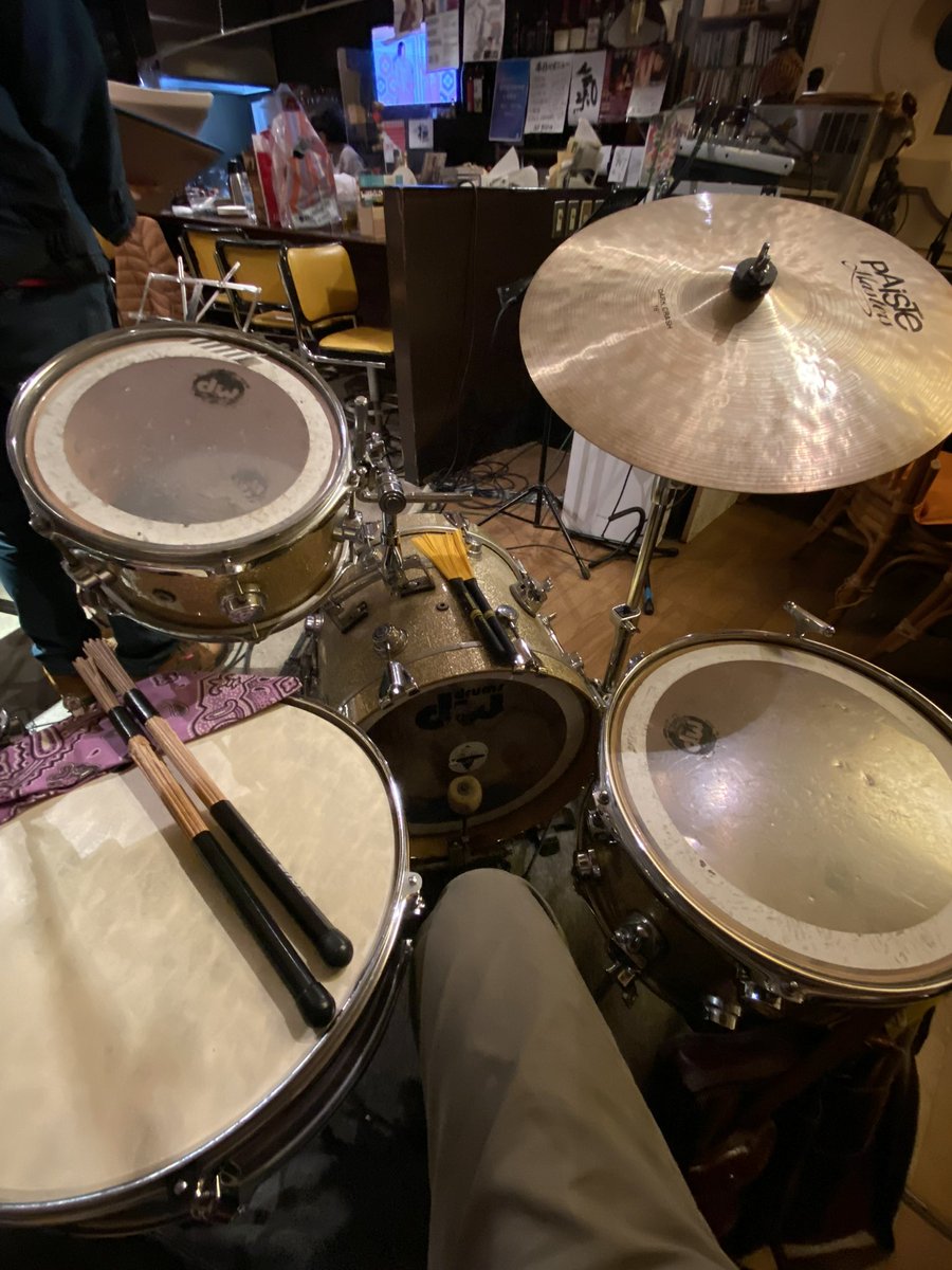 kalro8739's tweet photo. 無事に終了しましたー
今日はお客様からドラムの音良かったよ！とお褒めの言葉をいただきました〜
さすがdwのコンパクトセット、スネアは自前のソナーですからねー！
写真は過去のです https://t.co/xTyXBTqnOM