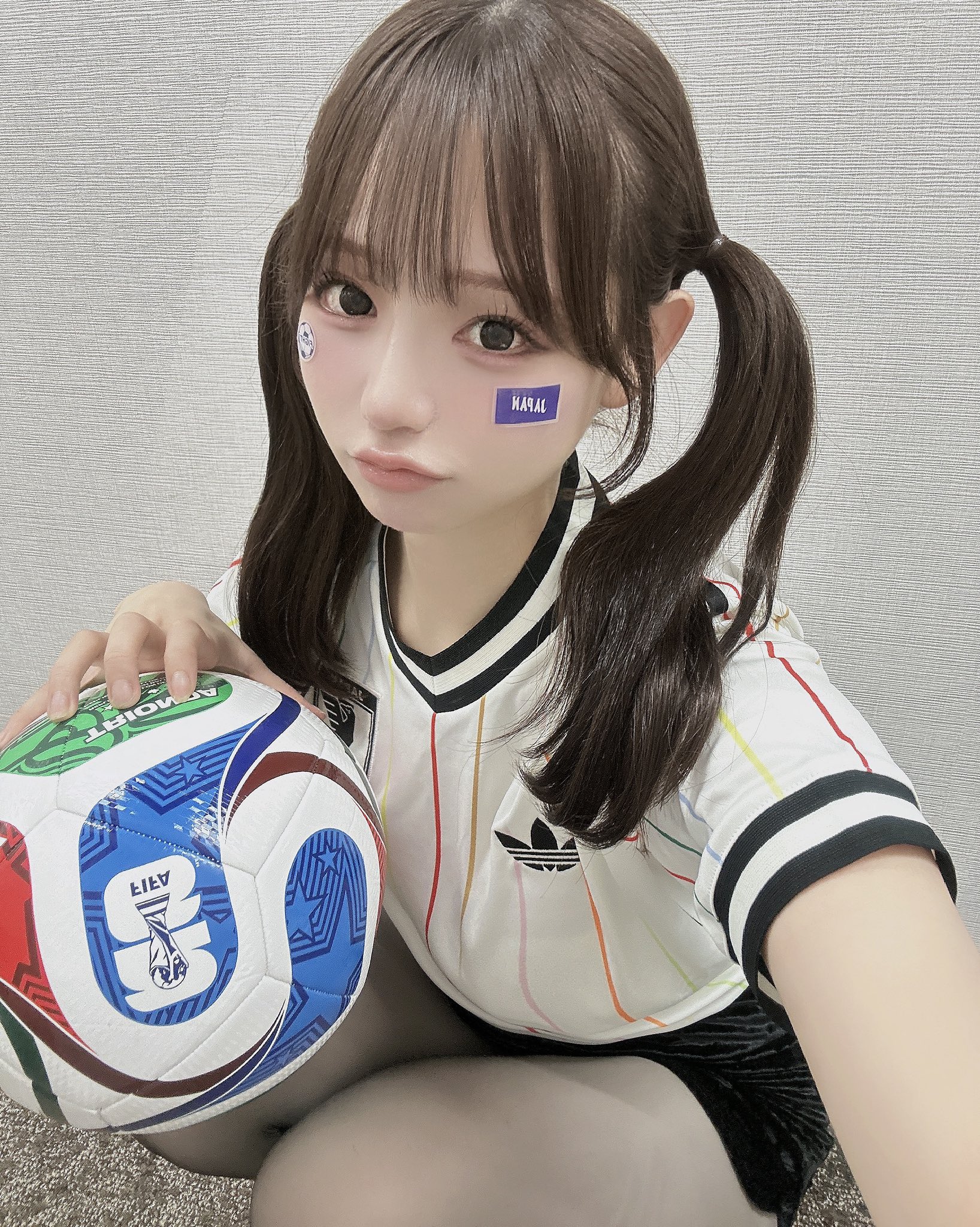 HNlvFmtbsAA3g5U.jpg:large