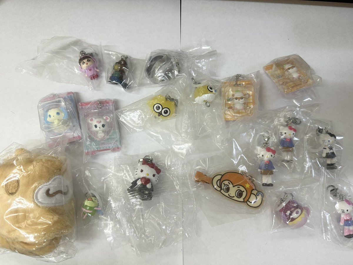 sgac115's tweet photo. サンリオ めじるしアクセサリー たまごっち しんちゃん パワパフ ズートピア ケアベア サンエックス ガチャ 交換 譲渡

譲→1〜3枚目

求→リプ1〜4or定価+送料

新宿手渡し優先
画像と共にDMお願いします🫯
纏めて、同等優先📍 https://t.co/AluMptiiwh