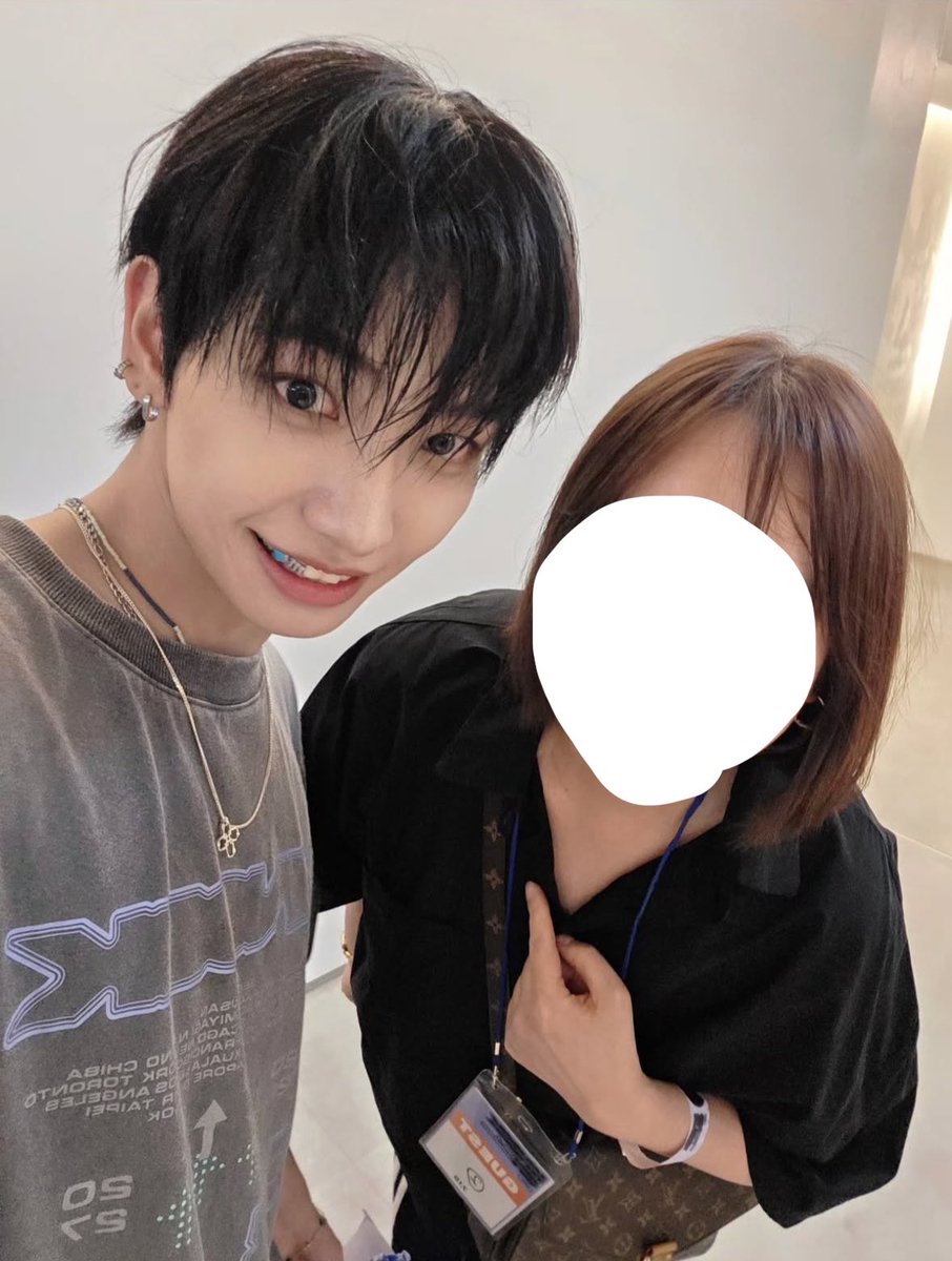 bn0530's tweet photo. 元エムカの作家先生ボネクドコン来てらしたんだ🥹🥹
「私が思うアイドルの4つの力、実力、魅力、努力、体力を全メンバーが備えているグループだ(31曲を走りながらMCもしっかり👍)ZICOは本当にどうやってこんなチームを作ったのか本当に羨ましい！！
+ https://t.co/L6WpS6fu0u
