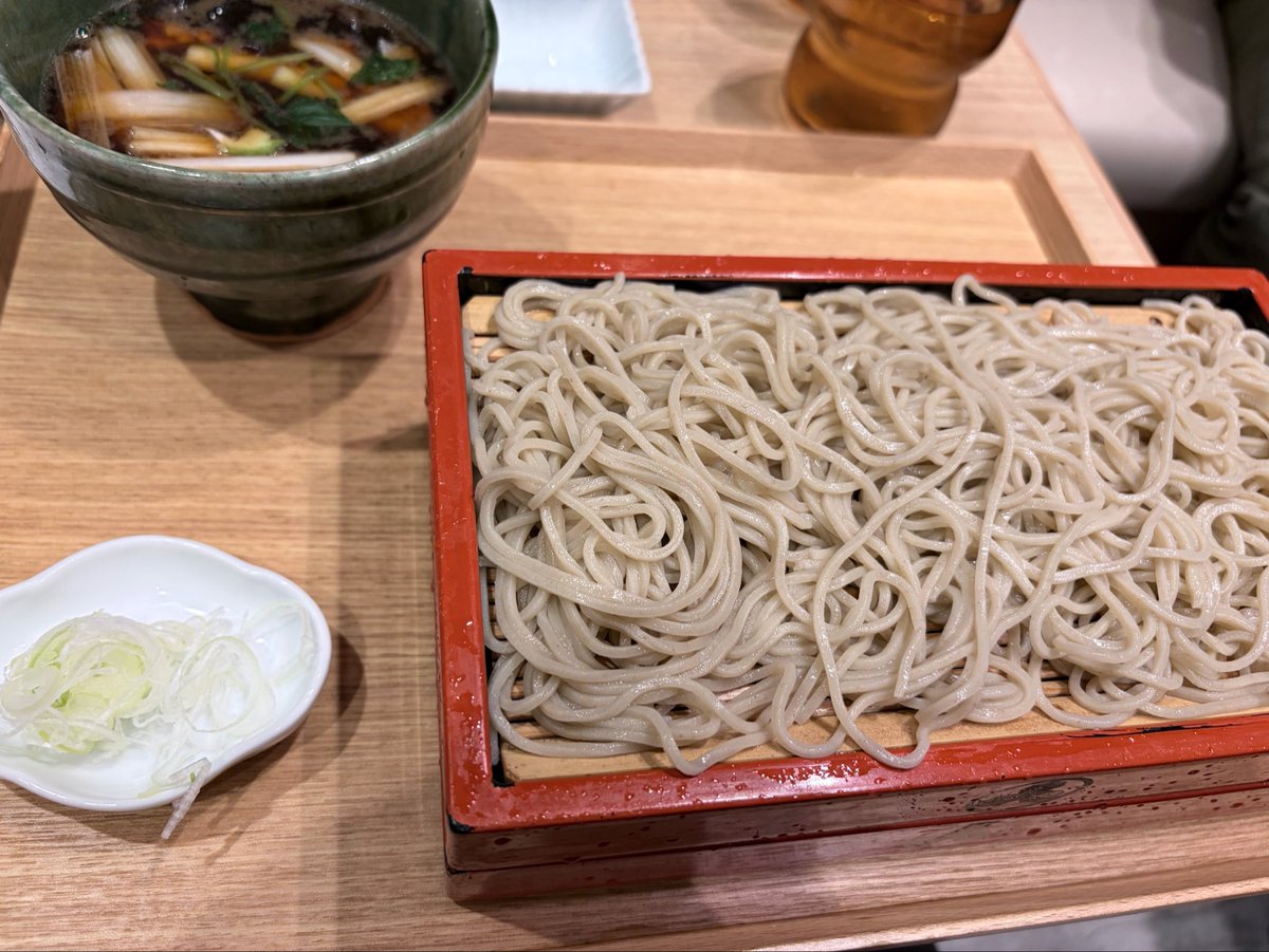chobi1998daiski's tweet photo. お昼は暑かったからお蕎麦でひんやりと✨
からのカフェでまったりして一目惚れしたパンダガジュマルを購入🌳
愛情込めて育てるぞー✨ https://t.co/TBRKTJ3Oce