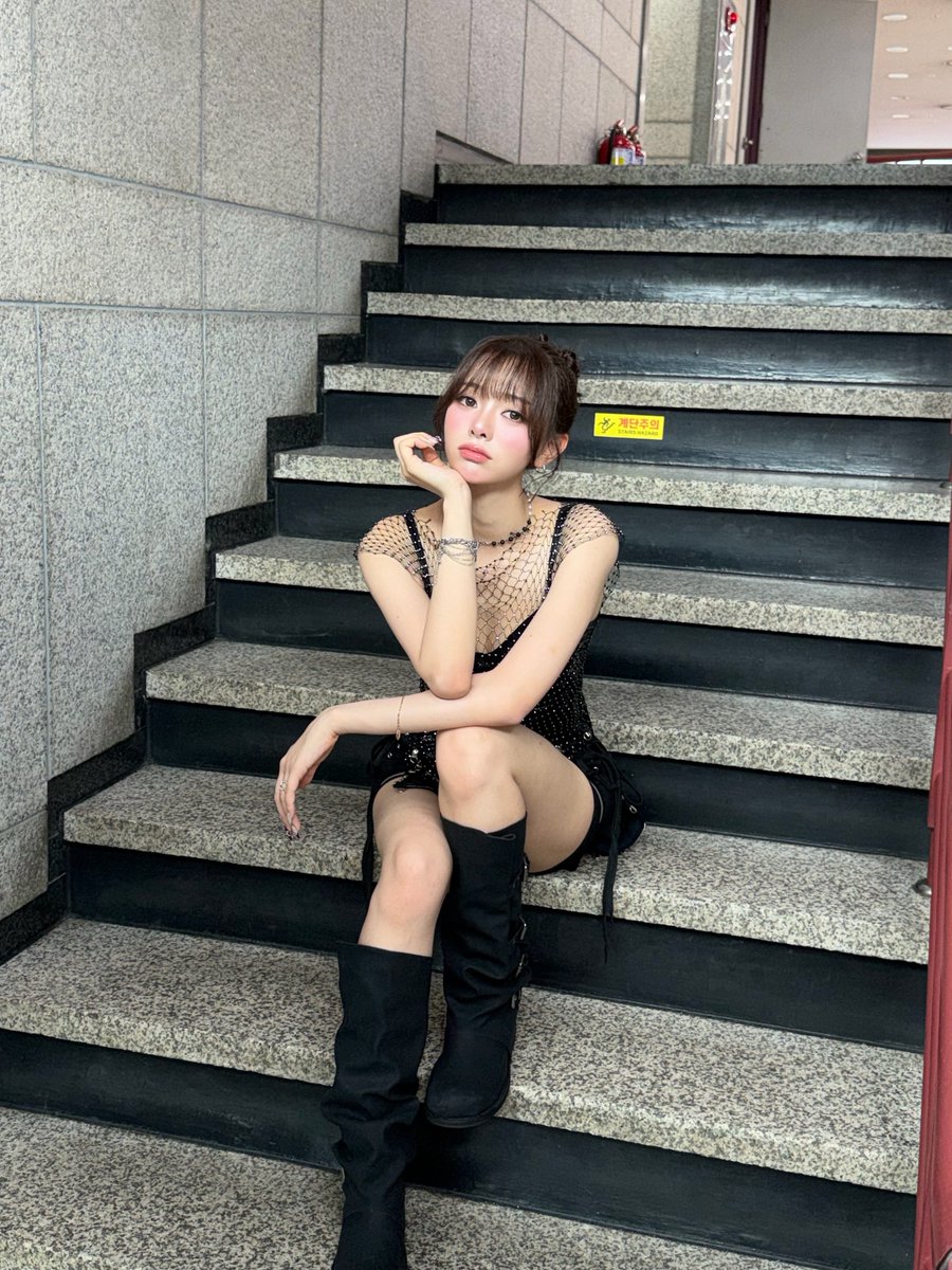 udtt_official's tweet photo. [#권예진]

오늘 무대 하트를 찾으시오!🤍

#UDTT #우당탕탕소녀단 
#KWONYEJIN #VIPER https://t.co/DHVTo3XP7d