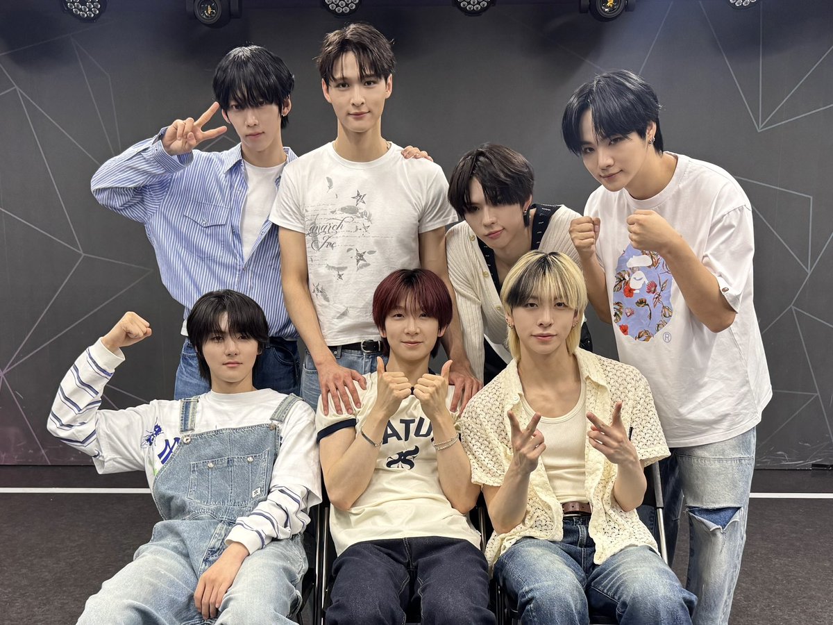 _AMPERSANDONE_'s tweet photo. [📸] 2026.07.19 앰퍼샌드원 (AMPERS&amp;ONE) 4th Mini Album [DEFINITION] RELEASE EVENT in TOKYO

#앰퍼샌드원 #AMPERSANDONE
#DEFINITION #GOD https://t.co/MQqSOjUxni