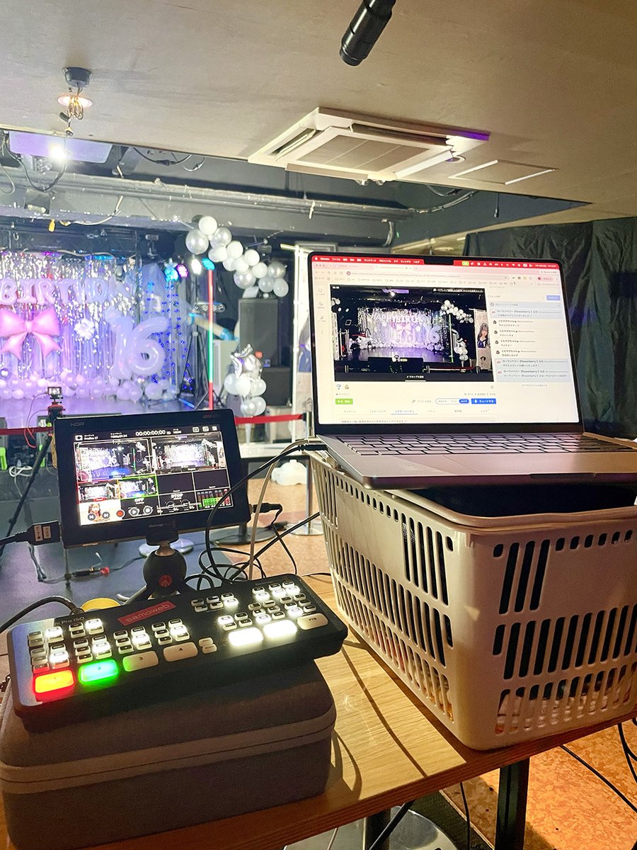 samoweb_jp's tweet photo. 本日は「ゆりか生誕祭ライブ」のツイキャスプレミア配信を担当させていただきました！

今回は２カメ体制で撮影📹
新しいことにも挑戦する機会をいただき、運営の皆さんに感謝しています。
普段とはひと味違う、ゆりかさんワールド全開のステージを、ぜひアーカイブでもお楽しみください！

🎫 アーカイブ配信チケットも販売中！
見逃した方も、この機会にぜひご覧ください✨

https://t.co/Uk3xzAb0WH