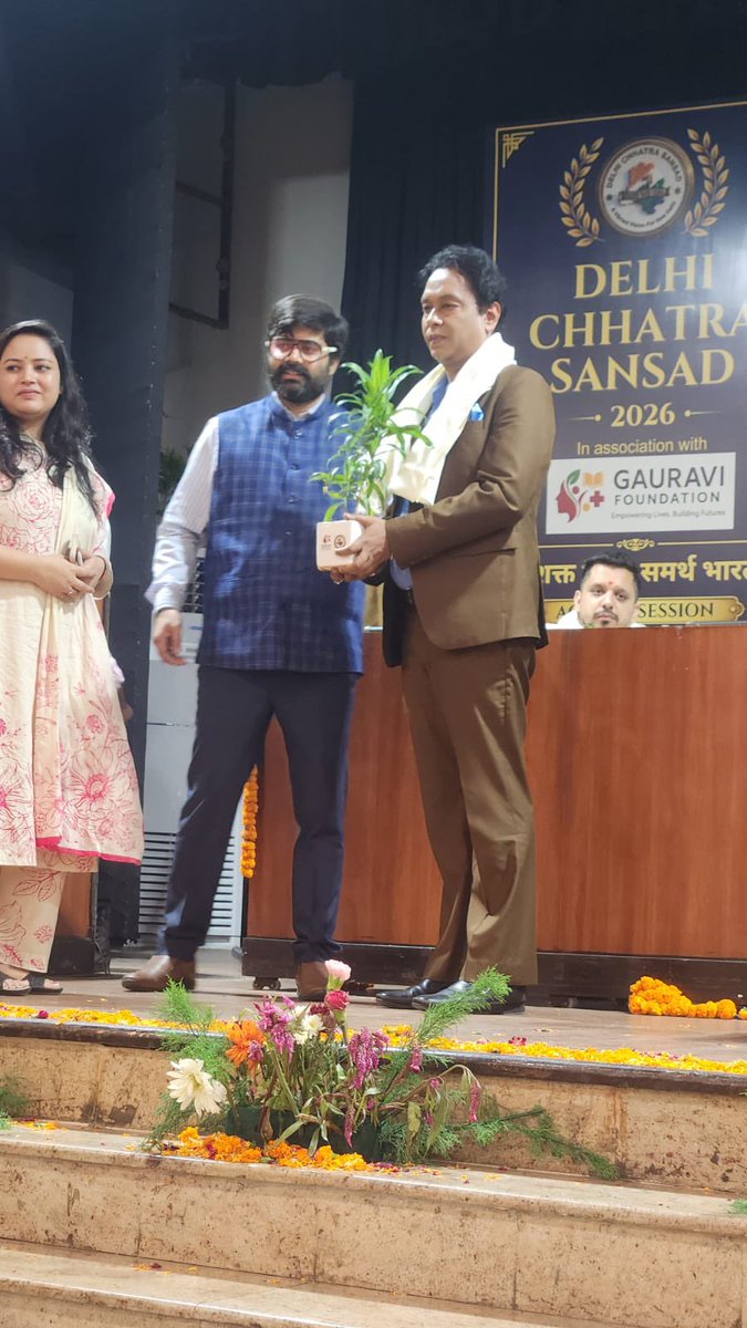AshishSinghLIVE's tweet photo. Was awesome addressing the Youth Parliament today in New Delhi. Heartening to see the youth actively debating vital issues from both sides of political spectrum. Thank you @MayankMadhur8 &amp; #GauraviFoundation to have invited 🙏
#DelhiChhatraSansad https://t.co/3wWWUmW1Dg