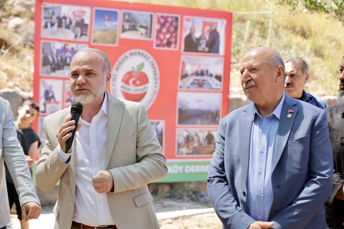 DrHasanUslu's tweet photo. İlimiz protokolü ile birlikte İstanbul Niğde Merkez Tepeköy Yardımlaşma ve Dayanışma Derneği tarafından düzenlenen Köy Şenliği ve Ağalık Seçimi programına katıldık.

Birlik, beraberlik ve dayanışma kültürünü yaşatan bu anlamlı organizasyonda emeği geçenleri tebrik ediyorum.
#NÖHÜ https://t.co/hhFg1Hm4Ou