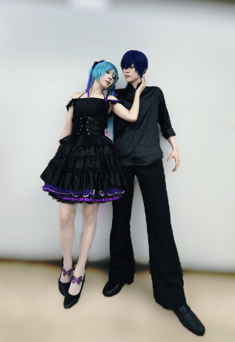 r_e_n_1412's tweet photo. Δ（デルタ）でTCC参加してきました
とっても楽しかった～💙

ありがとうございました！！

KAITO：蓮（@r_e_n1412）
MIKU：Aoi Yuzuha(@Aoidayo_502)
LUKA：藤（@wisteria_310_）
#TCC #コスプレコレクション　
#COSSAN at #高田馬場 https://t.co/MrSaLyCthd