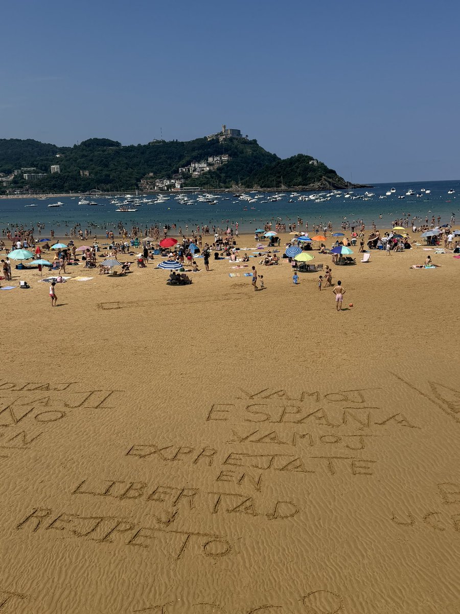 PabloGzlGasca's tweet photo. 🇪🇸 Vamos, España, vamos.

Hoy ha amanecido especialmente bonita la playa de La Concha. https://t.co/TBTw5MZHcb