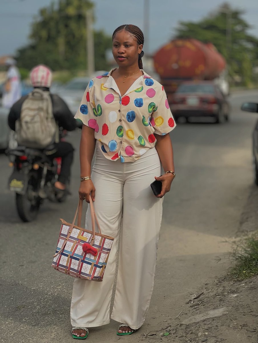 staaardom's tweet photo. I’m proud to be an ambassador of @yanispay 😘🔥

If you’re looking for a platform you can save small, small to buy phone and any gadget YanisPay gat you covered.  Check it out  https://t.co/hzt3CQiX88 https://t.co/gDorxRlkrR