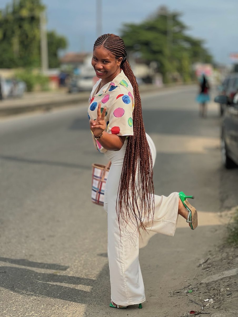 staaardom's tweet photo. I’m proud to be an ambassador of @yanispay 😘🔥

If you’re looking for a platform you can save small, small to buy phone and any gadget YanisPay gat you covered.  Check it out  https://t.co/hzt3CQiX88 https://t.co/gDorxRlkrR