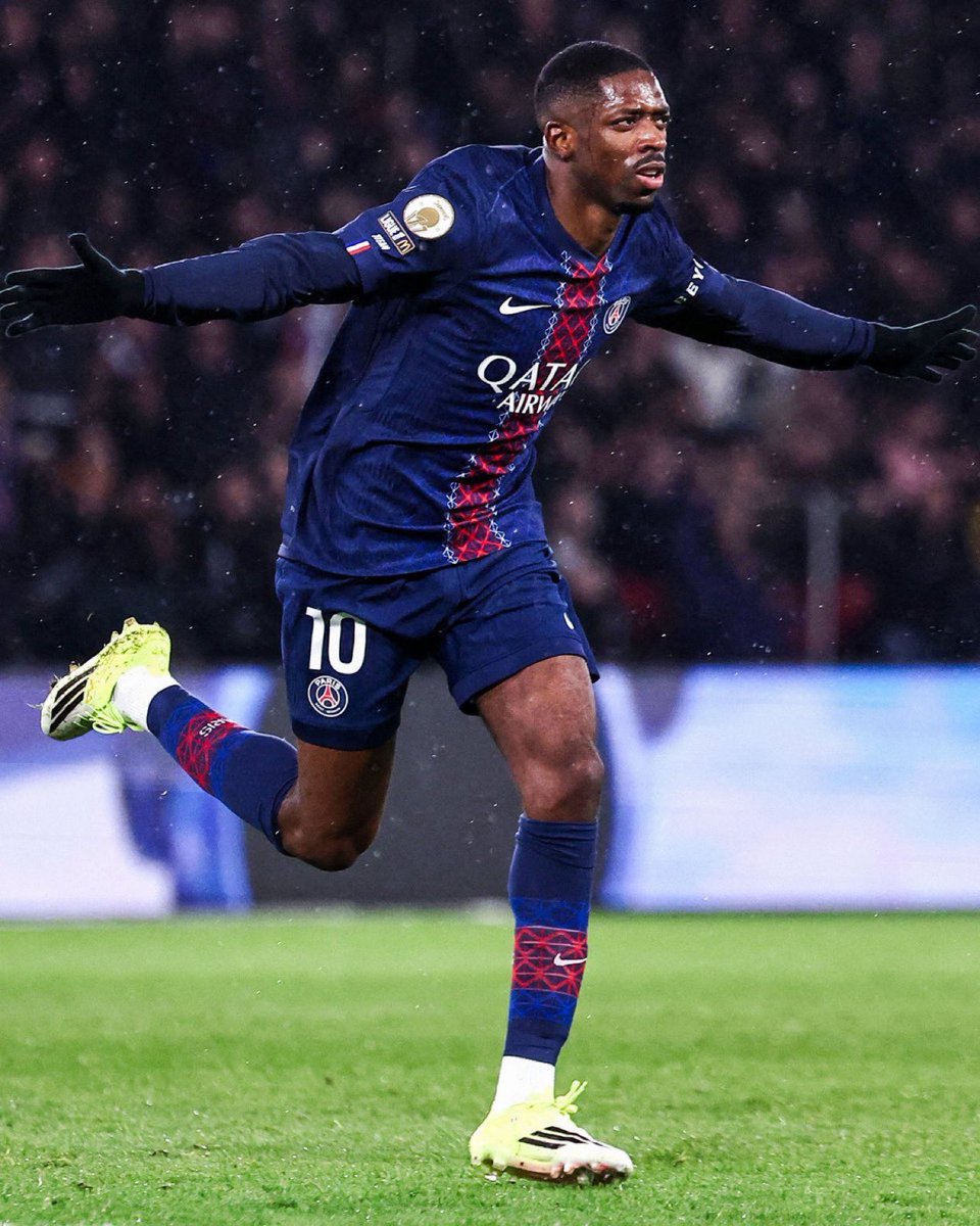 Youssnk's tweet photo. La saison d’Ousmane Dembele les amis :

🏆 Ligue des Champions🇪🇺
🏆 LIGUE 1 🇫🇷
🏆 Trophée des champions🇫🇷
🏆 Trophée intercontinental🌍
4️⃣ 4eme de la CDM🌍

🏟 45 matchs 
⚽️ 26 buts 
🎁 13 passes décisives 

🥇 Meilleur joueur de Ligue 1🇫🇷
👥️ XI type de la saison en LDC🇪🇺
👥️ XI type de la saison en ligue 1🇫🇷
👞 Trophée Just Fontaine

⚽️ Buteur en finale de LDC🇪🇺
⚽️ Triple buteur en Demi-finale de LDC🇪🇺
⚽️ Buteur en quart de finale de CDM🌍

Ballon d’or ⏳🌕